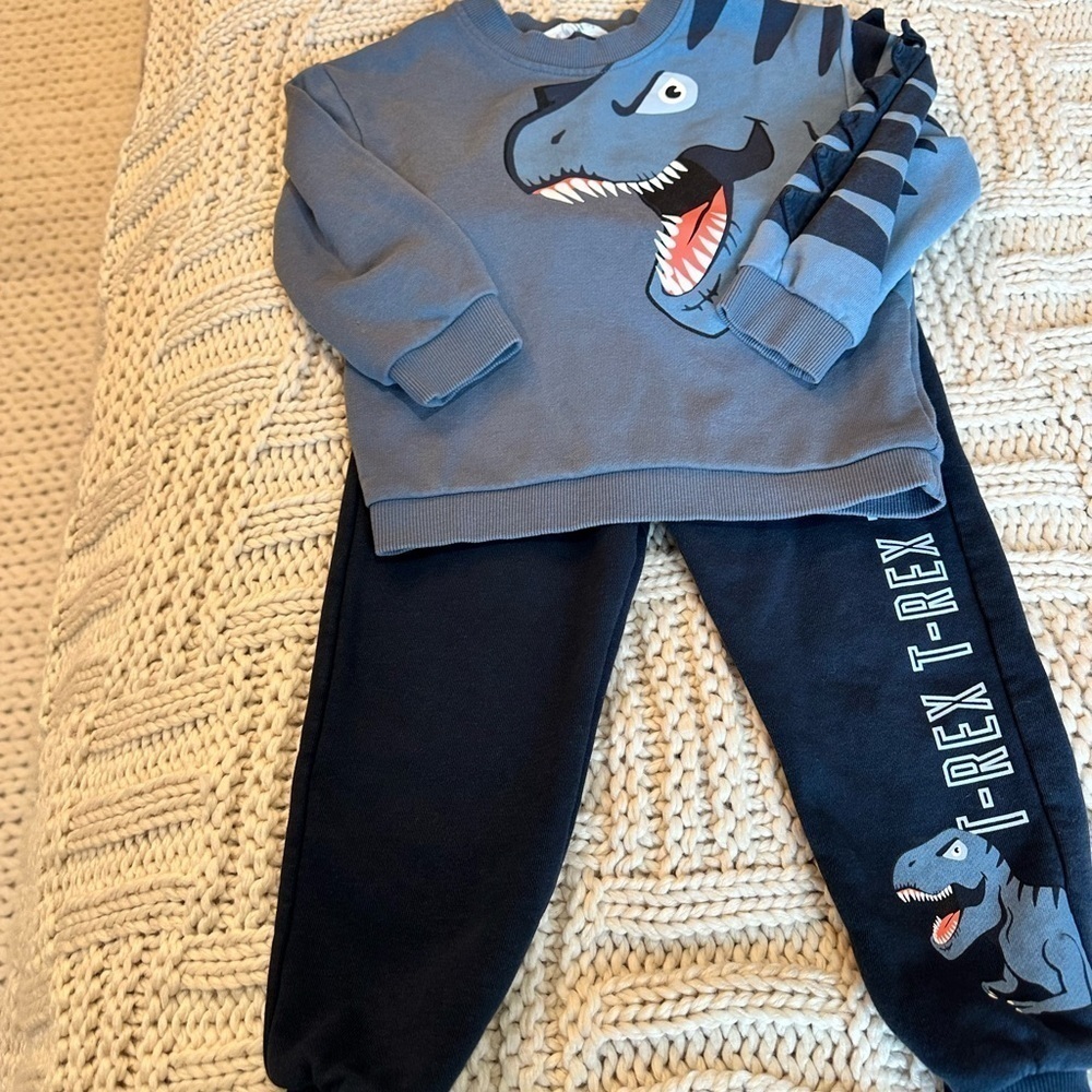 H&M T-Rex Dinosaur Blue and Gray Sweatshirt and Pants Size 3T